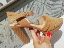 Sandali con tacco, numero 37. Bata 