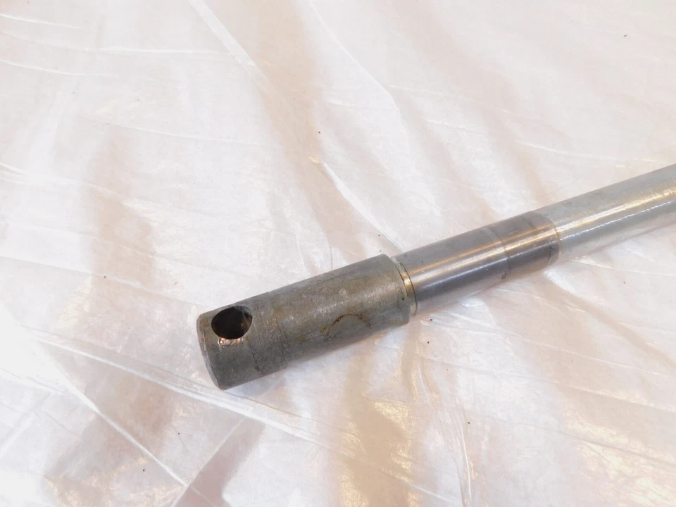 Harley Davidson Road King Electra Glide Dyna 软尾前轮轴螺栓和螺母 — 第 4/4 张图片