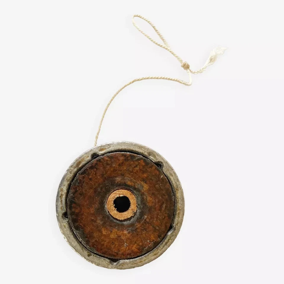 Ancien yoyo anglais en bois et métal - Photo 1/4