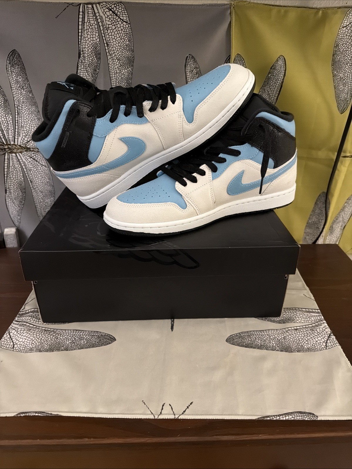 Size 11 - Air Jordan 1 SE Mid Summit White Blue Chill