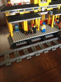 LEGO CITY: Train Station (7997) COMPLETE W/INSTRUCTIONAL MANUAL