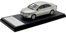 Hi Story 1/43 TOYOTA Avensis Li 2003 light olive