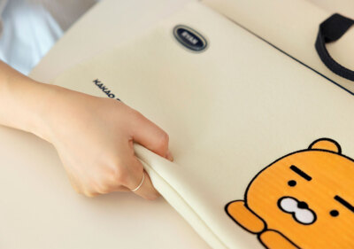 【KAKAO FRIENDS】RYAN/APEACH★KF Notebook Pouch [15inch] KAKAO FRIENDS 2022 Notebook Pouch 15Inch Apeach Official