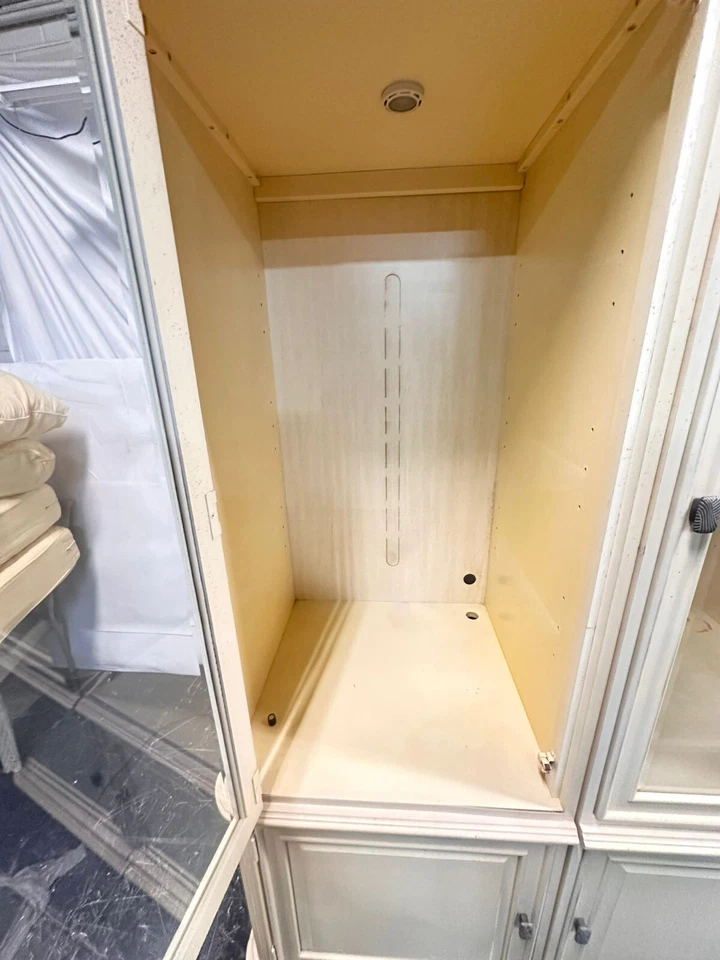 Vitrina de muebles Stanley, blanca Foto 2 de 4