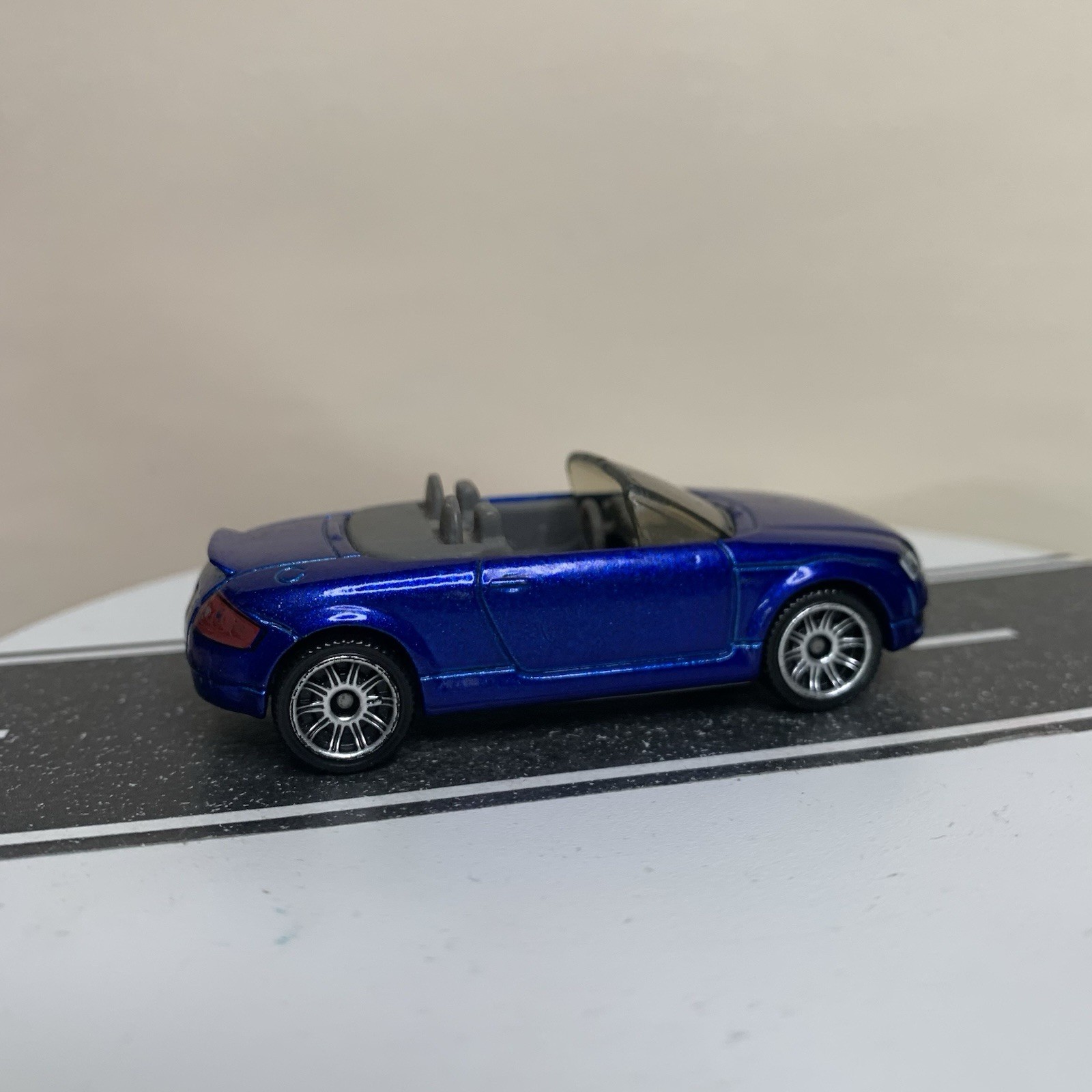 2007 Matchbox Sports Cars #20 12/17 Blue Audi TT Roadster Convertible 1:64