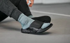 Oofos Men’s Size 8 Ooahh Slide Sandal Black