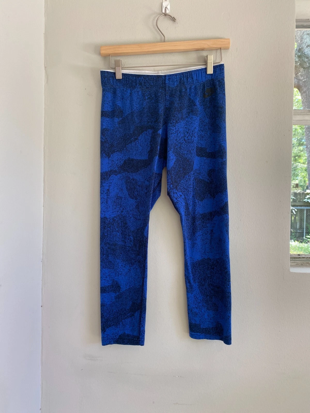 Nike Womens Capris Athletic Wear RN#56323 Blue Black Medium Leggings Cropped