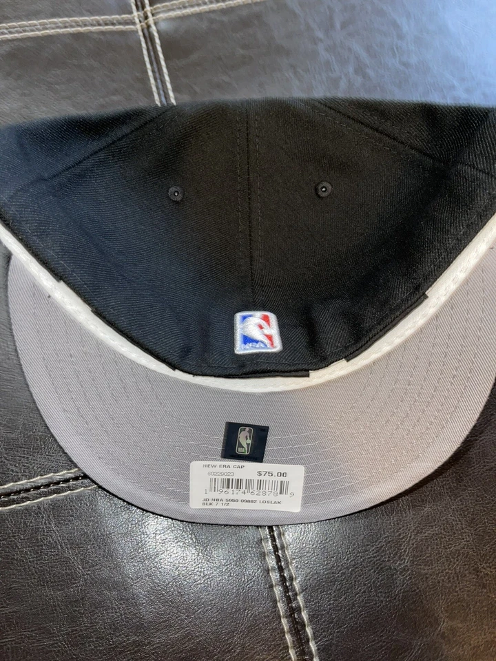 New Era X Just Don Los Angeles Lakers 59FIFTY Sombrero Ajustado Negro/Dorado Talla 7 1/2 Foto 4 de 4