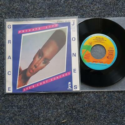 7'' Single Vinyl Grace Jones - Private life/ She's lost control / Joy Division