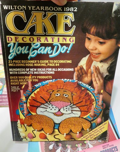 (8) Wilton Decorating Yearbook Magazines (undated, 1977,78,80,82,85,87,89) - Imagen 3 de 11