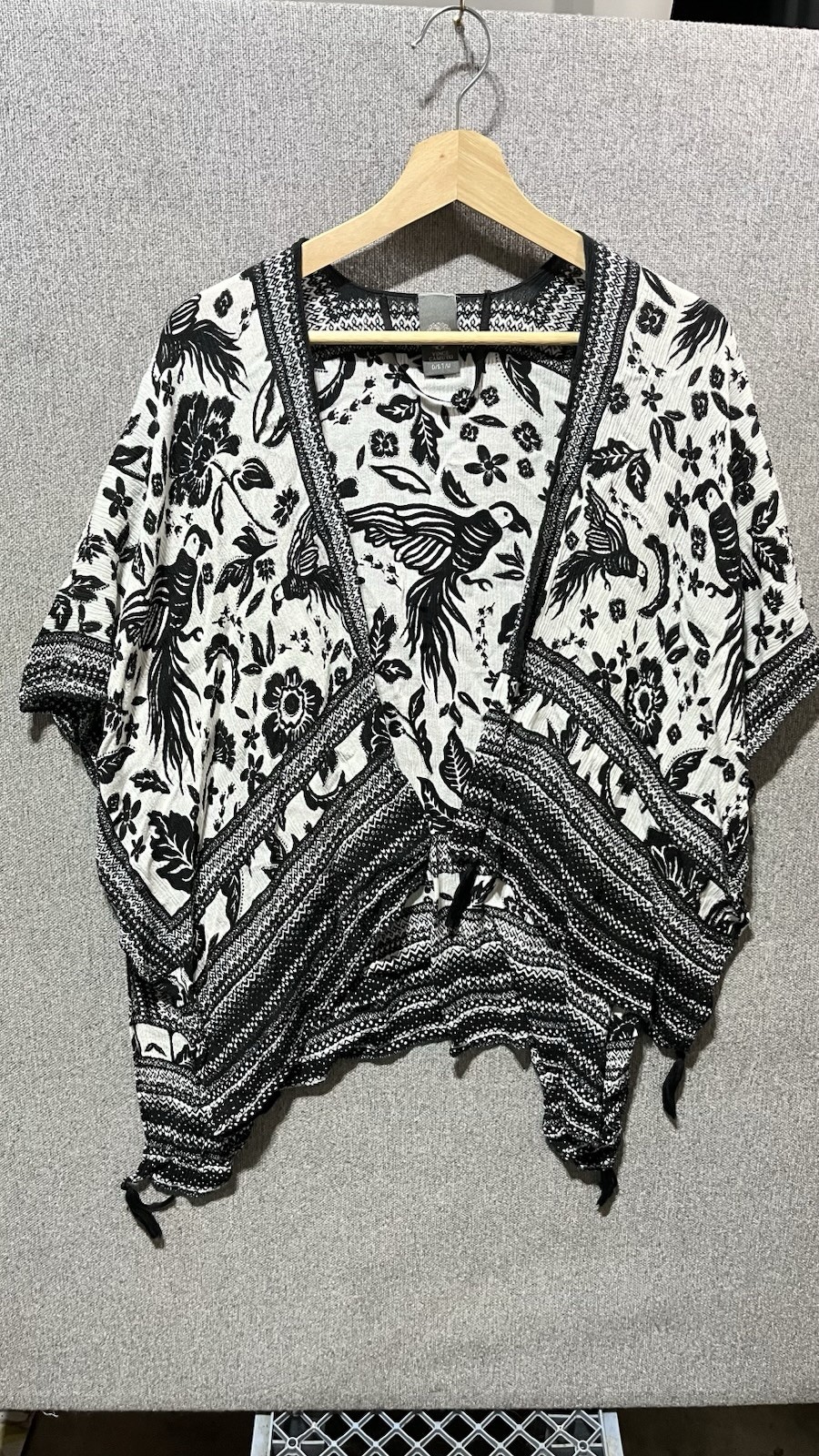 Vince Camuto Black White Bird Floral Open Front Kimono Topper Shrug OS