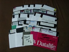 Commodore 64 Lot 6 of 25 Floppy Diskettes - Games - Utilities