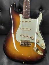 Fender ST-62 E-Gitarre Lindenholz Ahorn Hals Palisander Griffbrett