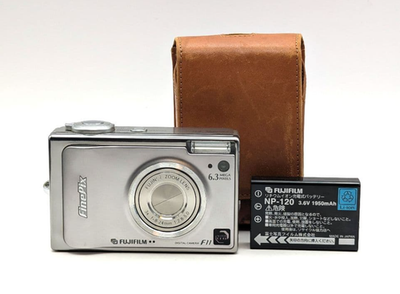 Fujifilm FinePix F11 Silver Digital Camera Super CCD Tested