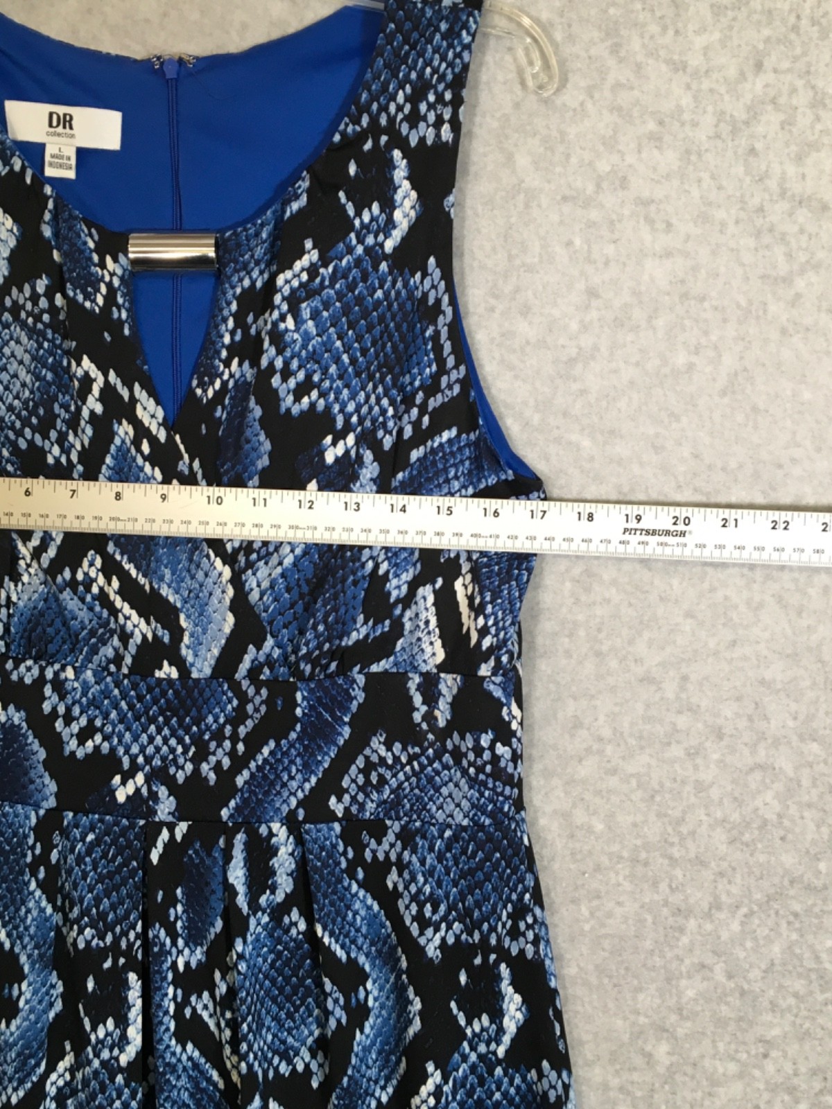 DR COLLECTION  Blue Python Print Sleeveless Women… - image 4