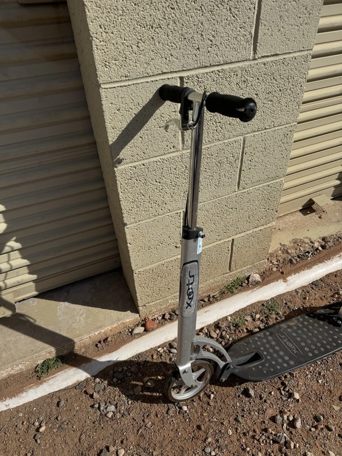 Xootr ( scooter ) - No Reserve - USA seller Arizona - Silver & Black - USA made!