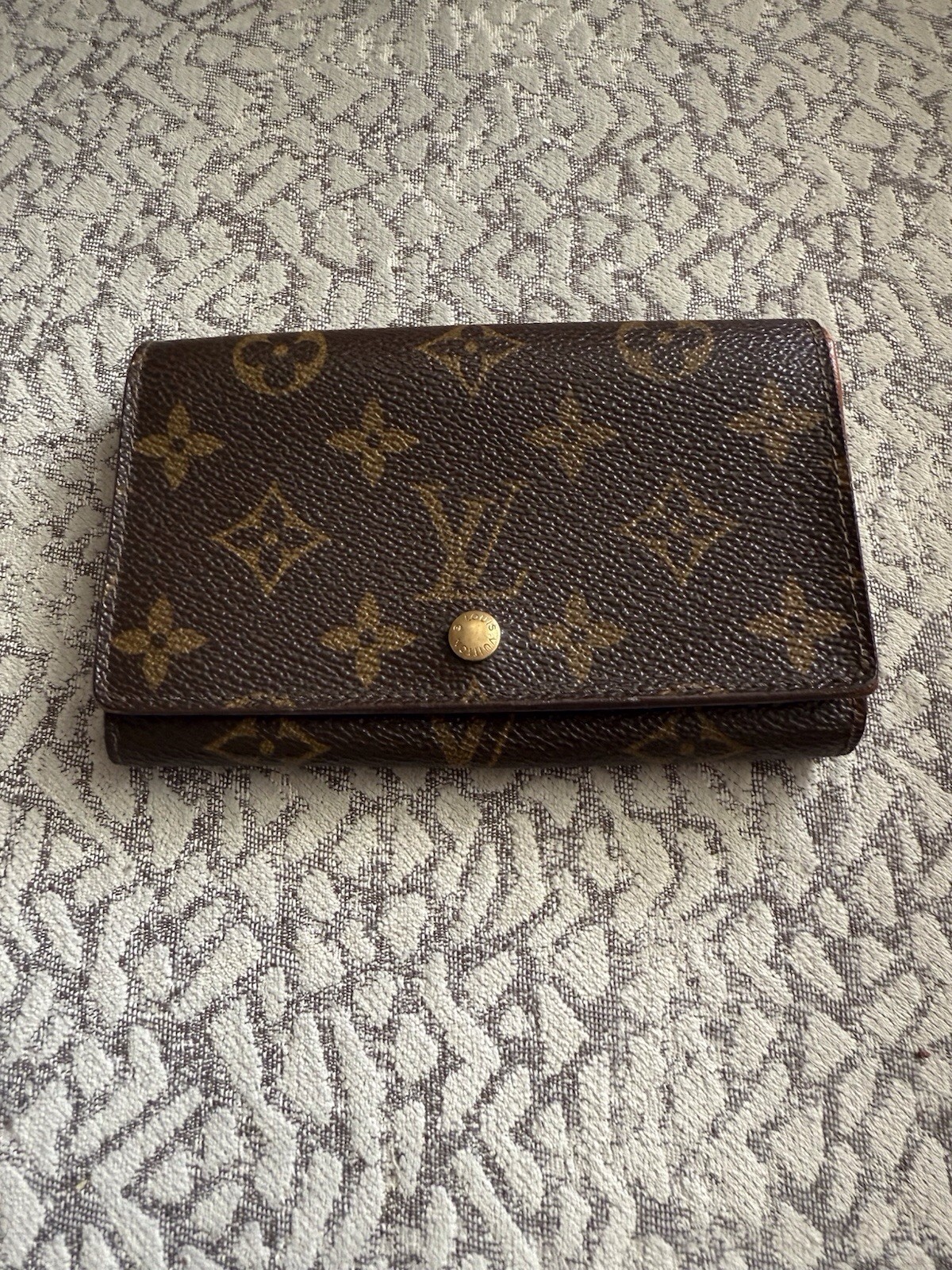 Authentic Louis Vuitton Monogram medium Sized Wal… - image 1