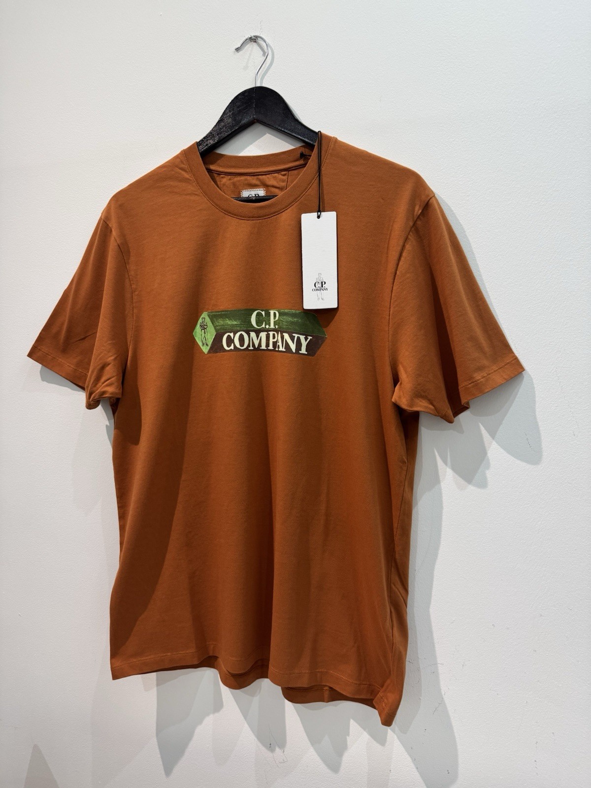 BNWT  CP COMPANY 166A 30/1 Jersey T-shirt in orange  - Small / p2p 19.5" thumbnail 3