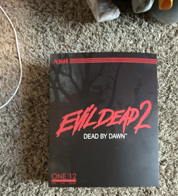 Mezco One:12 Collective Ash Evil Dead 2: Dead by Dawn 1:12 Boxed