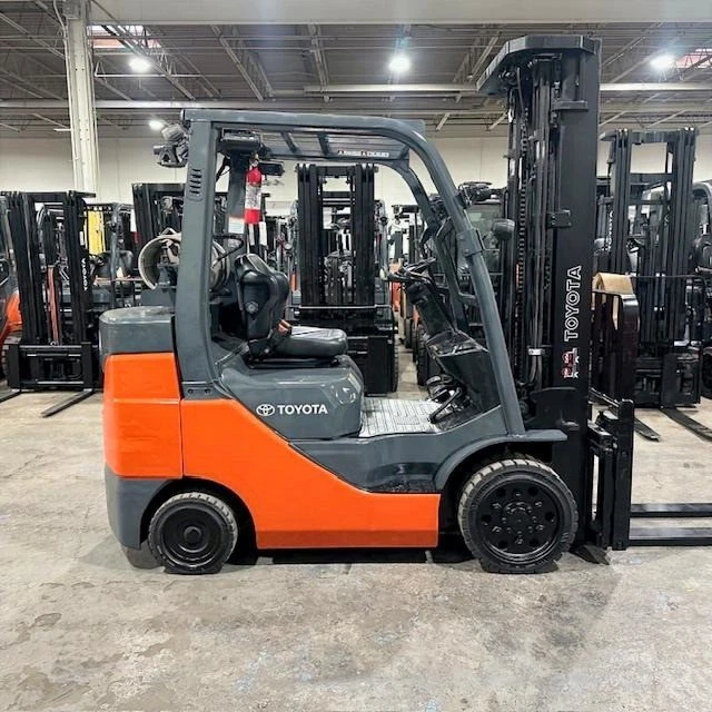 トヨタフォークリフト. 2ND HAND FORKLIFT Large IC Pneumatic Forklift