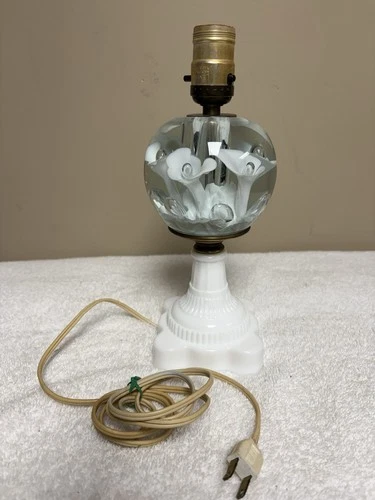VTG 🔥 St Clair White Floral Paperweight Blown Art Milk Glass Brass Table Lamp