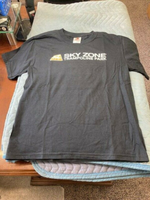 FRUIT OF THE LOOM COTTON SKY ZONE TRAMPOLINE PARK BLACK T-SHIRT YOUTH LARGE (00)