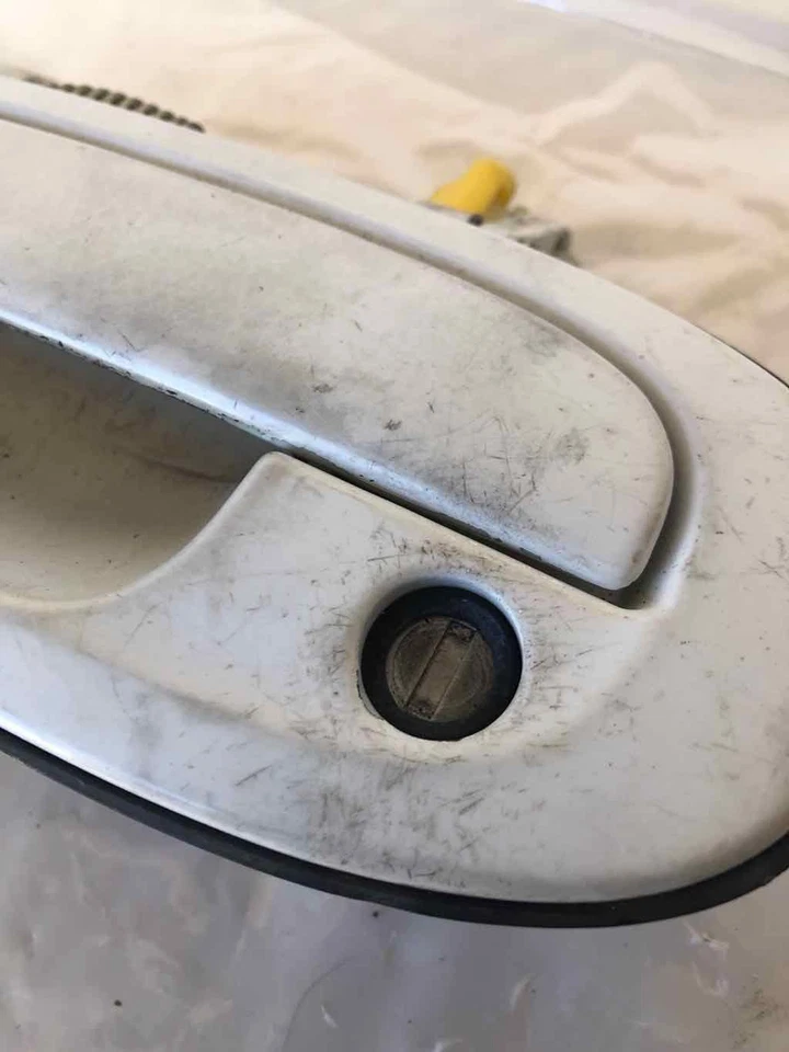 2000 - 2003 FORD ESCORT передняя наружная дверная ручка код краски YZ левая сторона водителя - Изображение 2 из 4