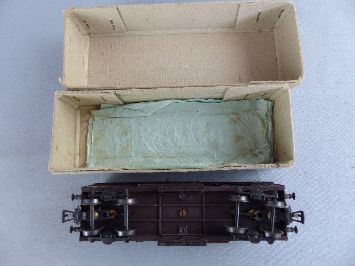 Train electrique - Wagon Tombereau avec Toit en Métal Ouvrant HO Marque Jouef - Modélisme