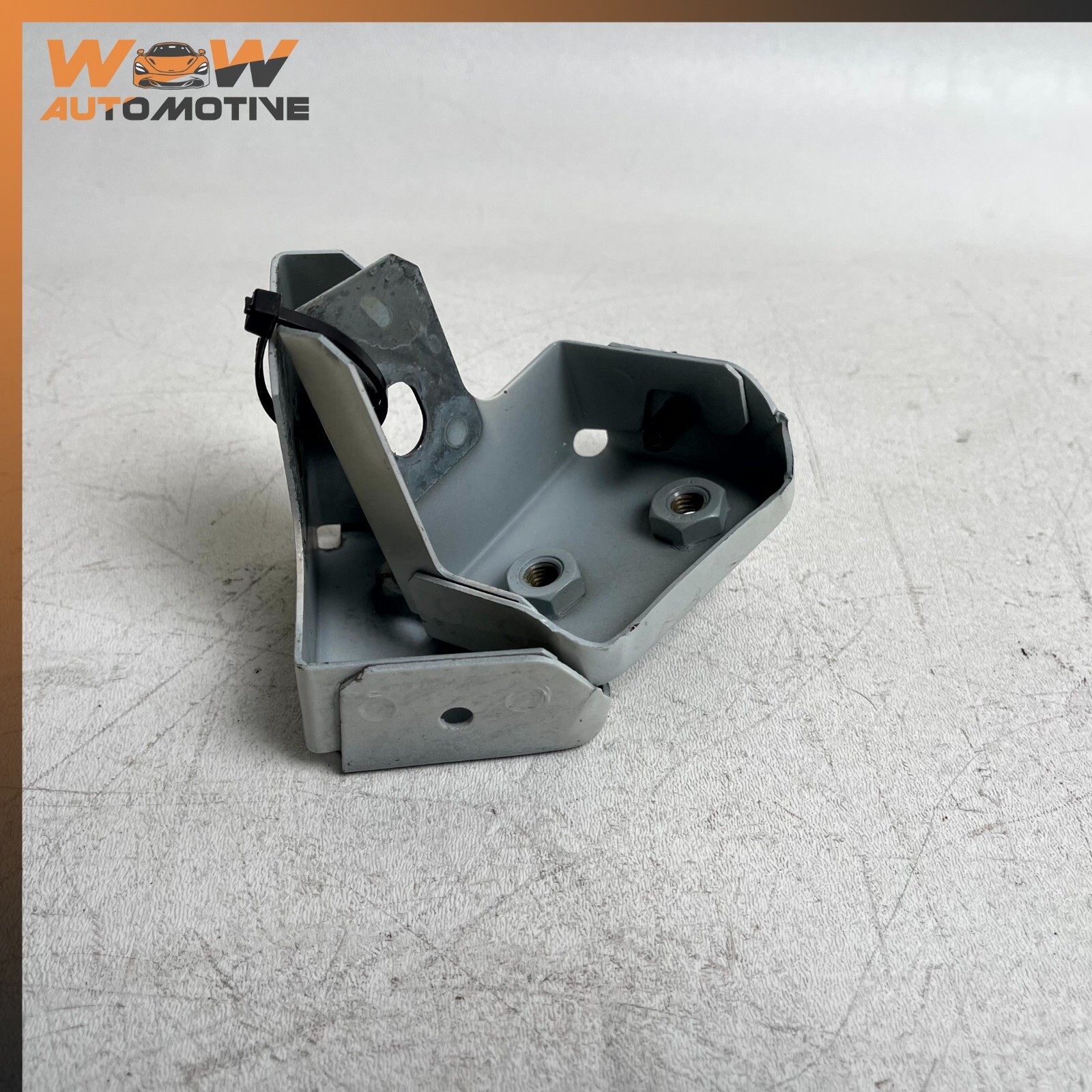 14-17 MASERATI GHIBLI FRONT RIGHT & LEFT SIDE FENDER BRACKET PAIR SET WHITE OEM