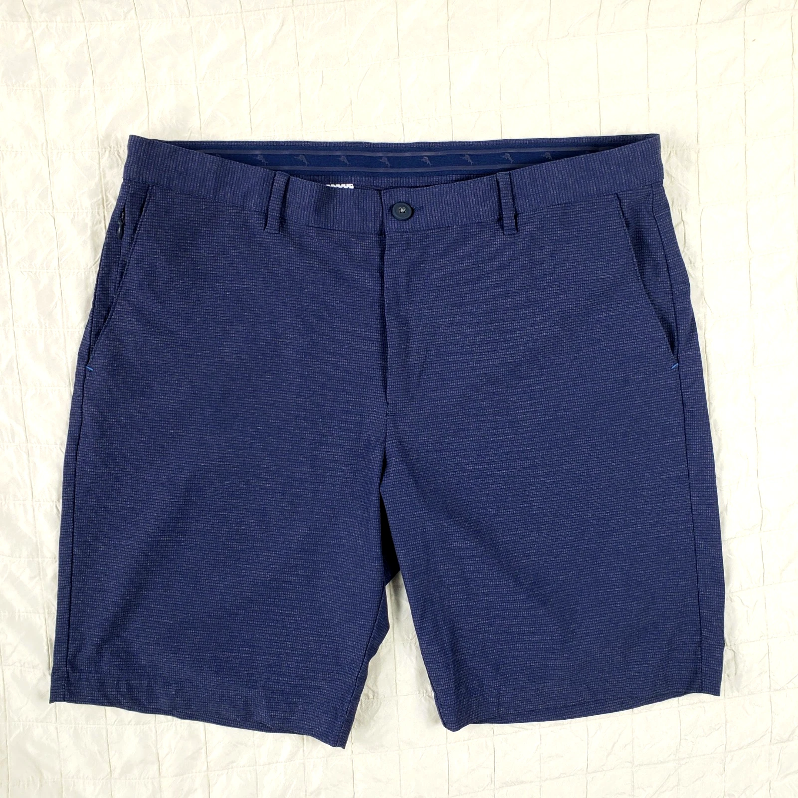 Tommy Bahama Shorts Men 38 x 10" Blue Stretch Nylon Blend Golf Zip Pocket CLEAN
Opens in a new windo