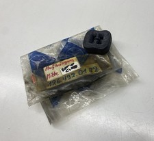 ORIGINAL Mercedes W126 W124 Mitte Halter Gummi Auspuff H&auml;nger 1264920182 NOS