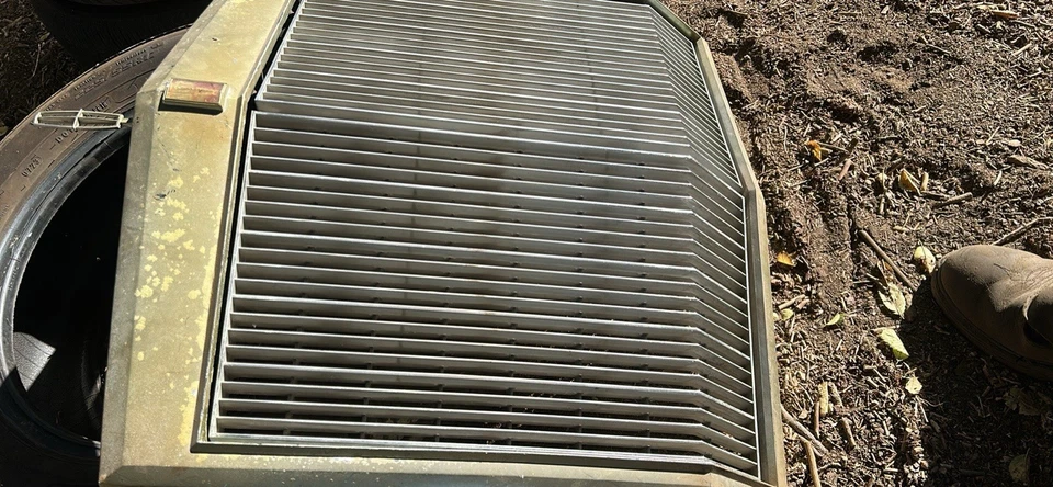 Lincoln Continental Mark V 1977a-1979 radiador parrilla cromada D7LB-8A068-AE fabricante original Foto 4 de 4