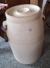 LARGE HEAVY 4 GALLON Stoneware Ceramic CROCK w Wood/Metal HANDLES LID CLEVELAND