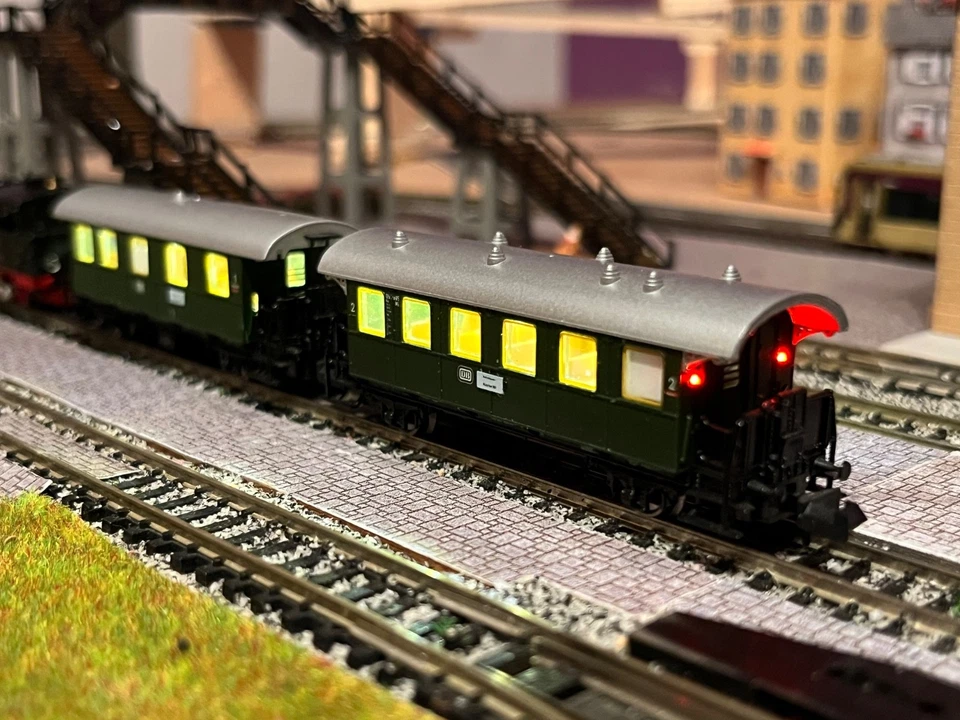 Spur N - 2er Set Nebenbahn - LED Innen und Schlusslicht- Trix