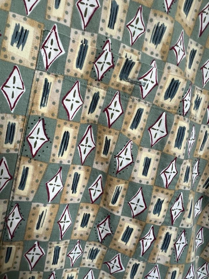 Vintage 90s Pierre Cardin Geometric Leaf Short Sleeve Button Up Shirt Size Large - Image 4 of 4