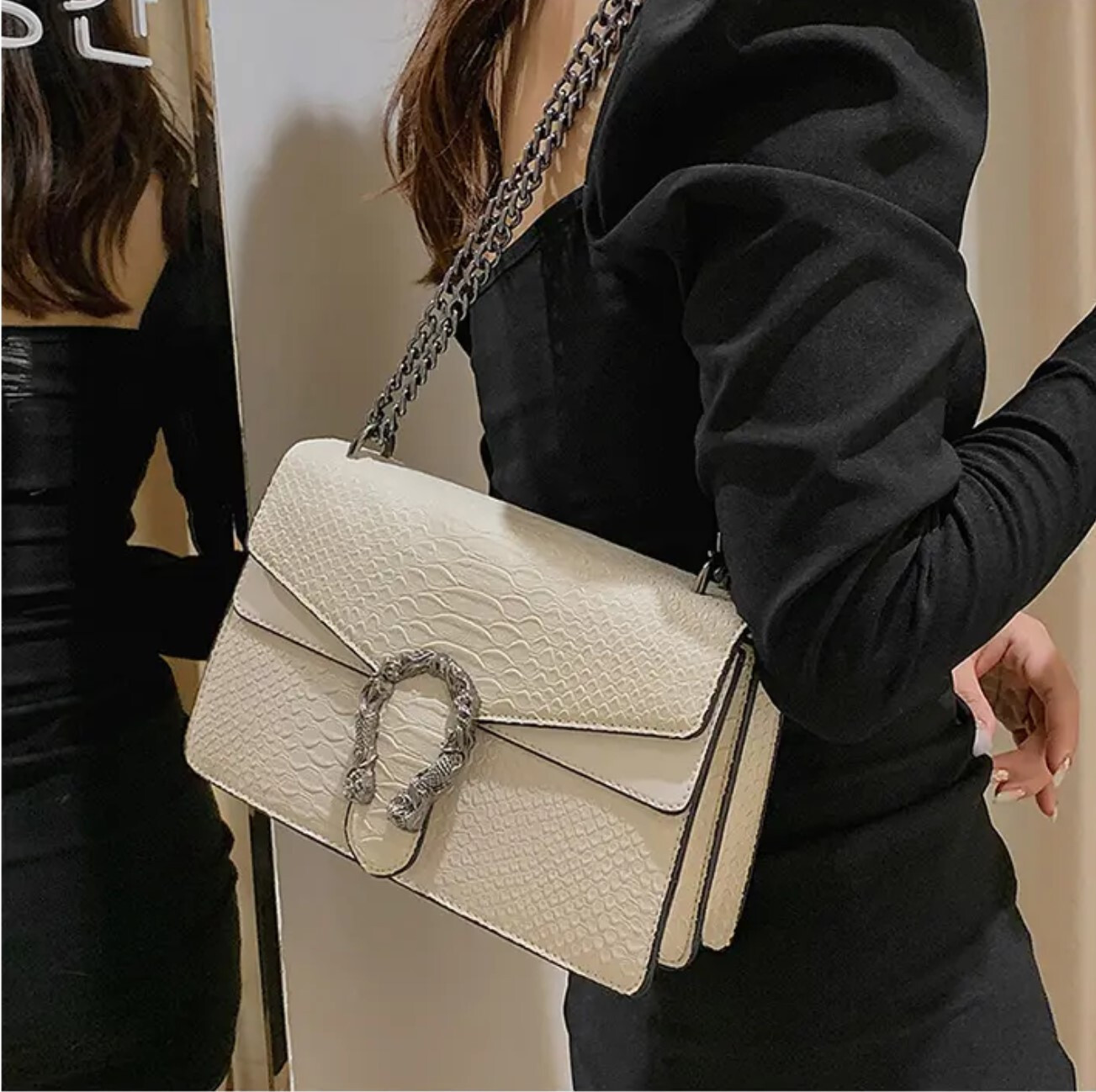 Borsa elegante sportiva eco pelle effetto serpente beige nuova