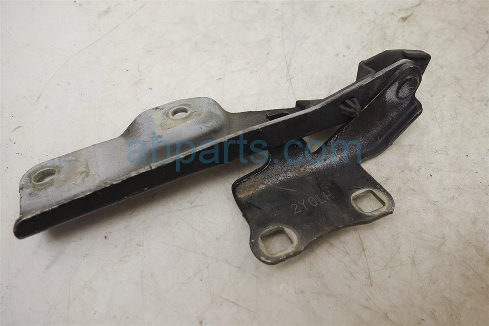 Soporte bisagra capó conductor delantero izquierdo Infiniti I35 2002-2004 84401-2Y000 Foto 2 de 4