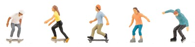 HO Scale people - 151652 - While skating | eBay