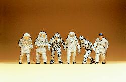 Preiser 14205 Firemen In Silver Protective Suits OO/HO Gauge Figures
