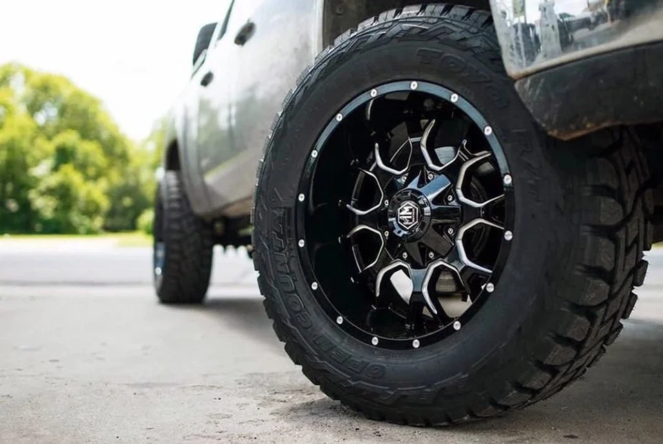 Mayhem 8015 WARRIOR Wheels 17x9 (-12, 8x165.1, 130.8) Black Rims Set of 4 Foto 4 de 4