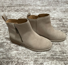 Crown Vintage CV-GORGIE Beige Leather Ankle Bootie US 7.5 Block Heel Zip