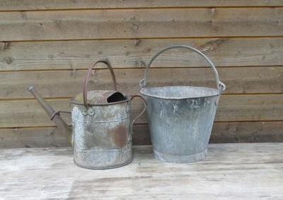 Vintage kleine verzinkte Metall Garten Gießkanne & Eimer Pflanzgefäße/Requisiten