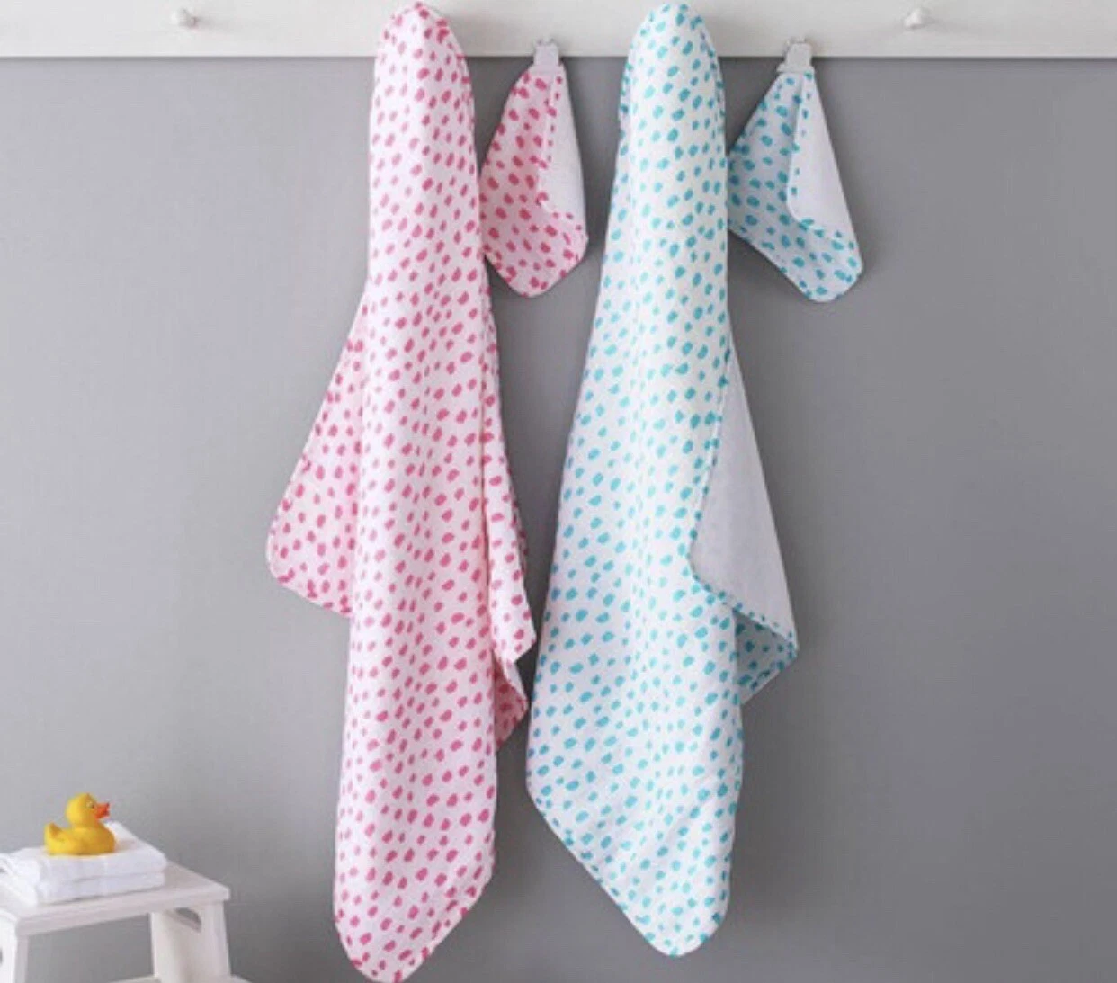Pottery Barn Kids Brushstroke Dot Hooded Towel Wrap and Washcloth Set - Aqua