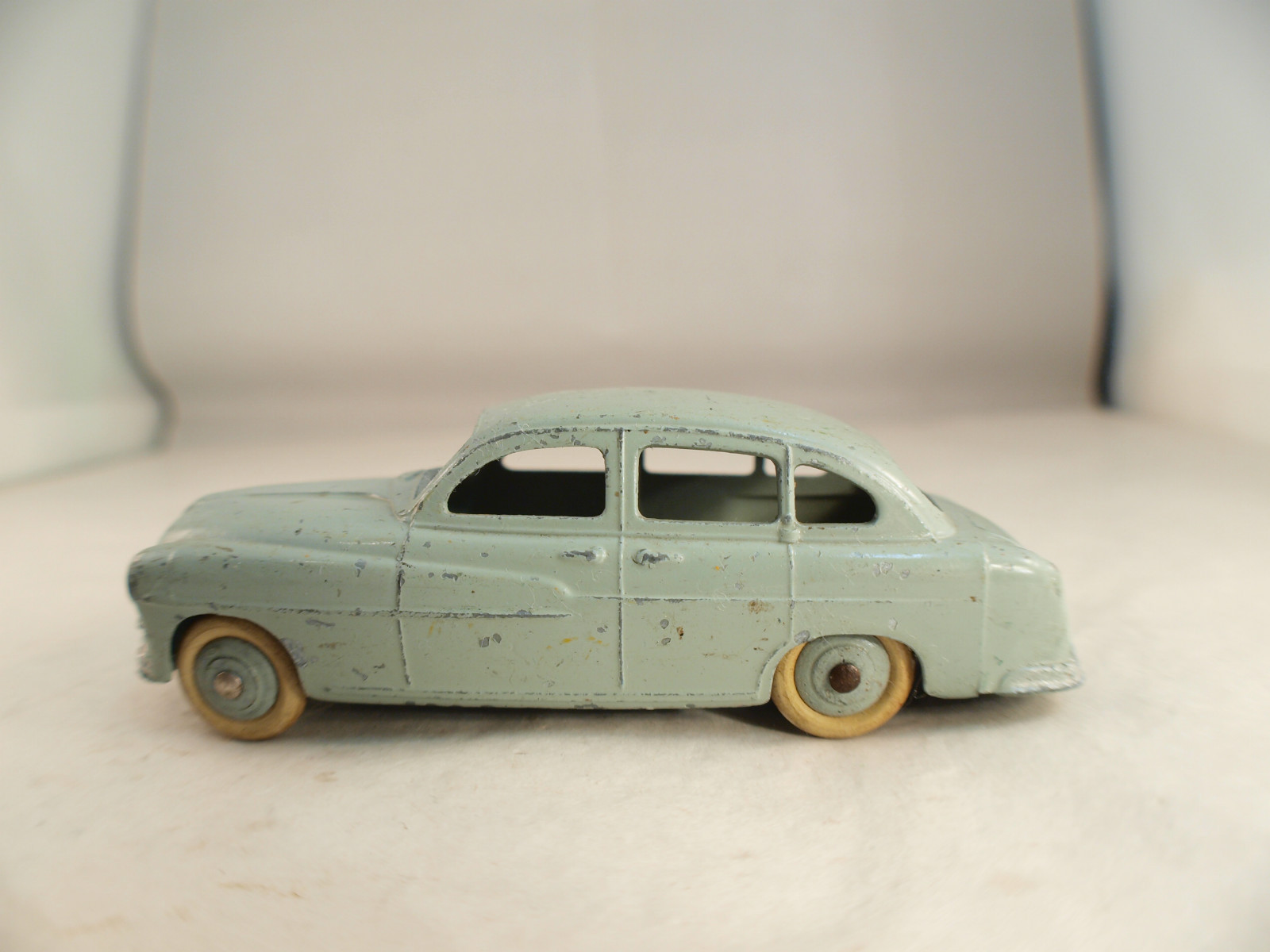 Dinky Juguetes F N º 24 X Ford Vedette Dinky Juguetes F N º 24 X Ford Vedette