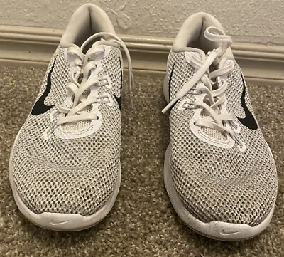 gray nike flex shoes