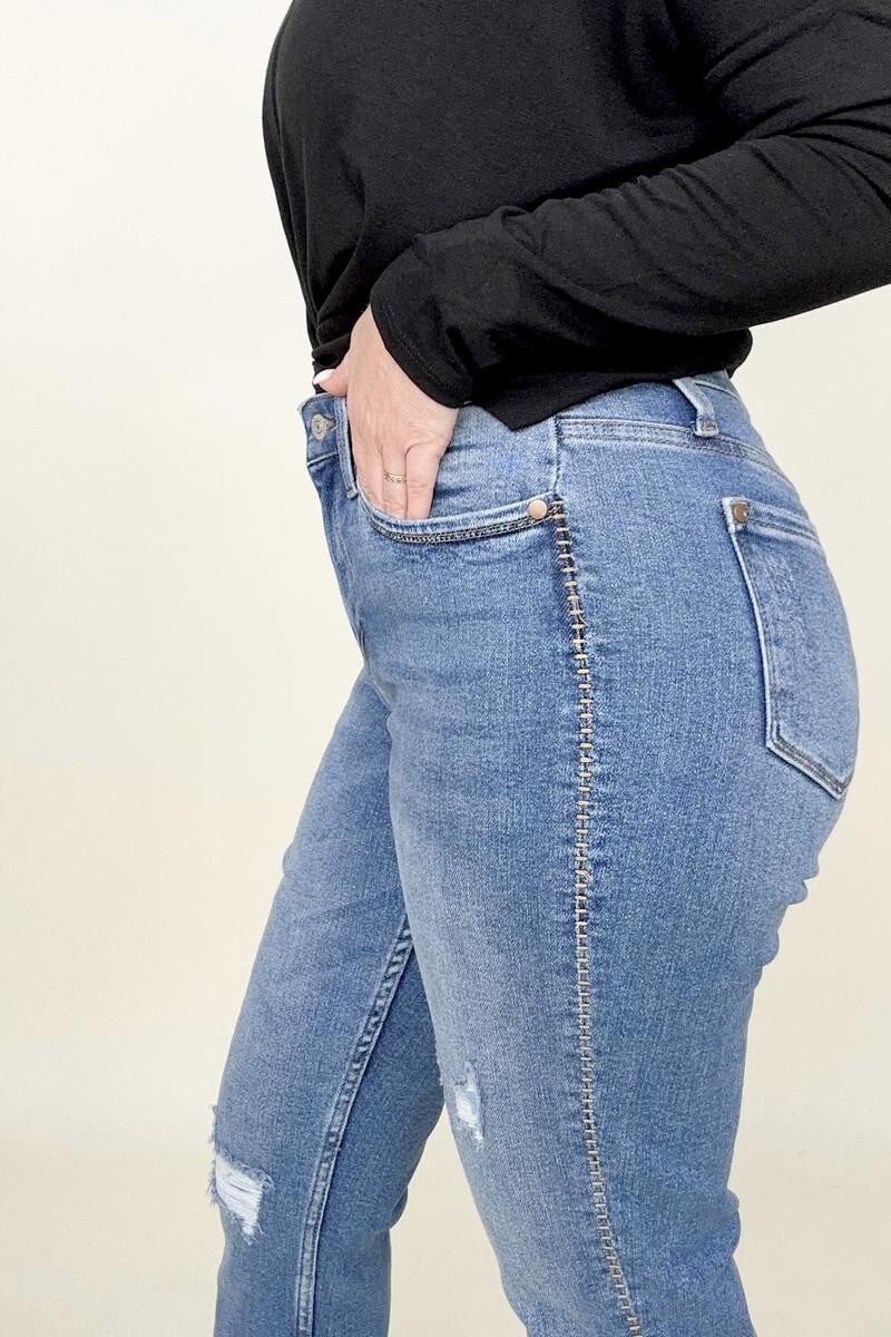 Judy Blue High Waist Embroidered Boyfriend  Jeans Size 13 NWT