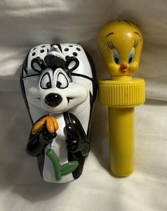 Vintage Warner Bros Tweety Pepe Le Pew Baking Soda Fridge Saver Stop 2 liter