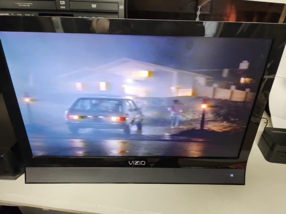 Vizio Razor M220VA 22" 1080p HD LED LCD Television - Image 3 of 4