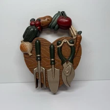 1997 Homco Home Interiors Molded Garden Wall Decor Gardening Tools Veggies Heart
