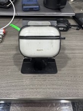 Apple AirPods Pro A2190 - left static at times